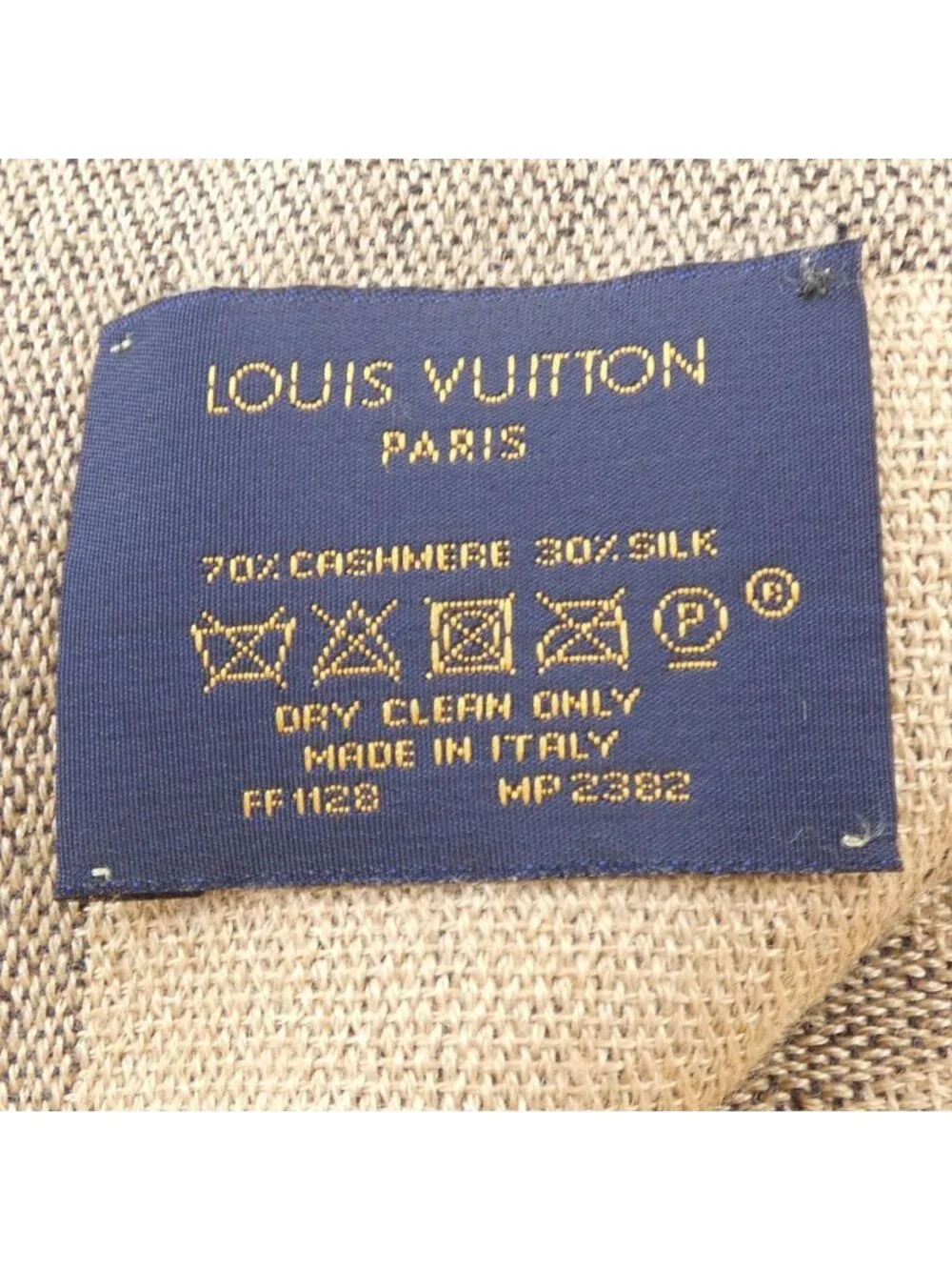 Louis Vuitton Monogram Giant Shawl Scarf